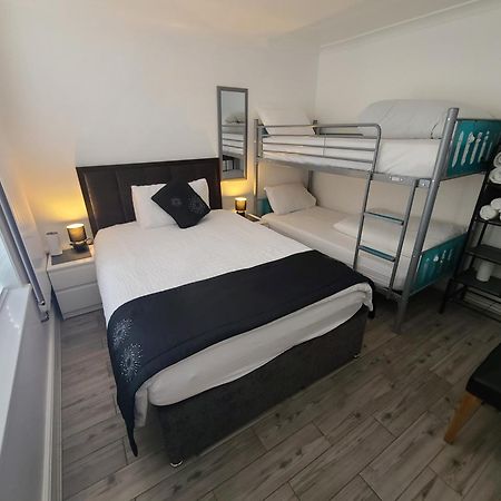 Gatwick Rooms-Travel Service-Airport Parking Ifield Exterior foto