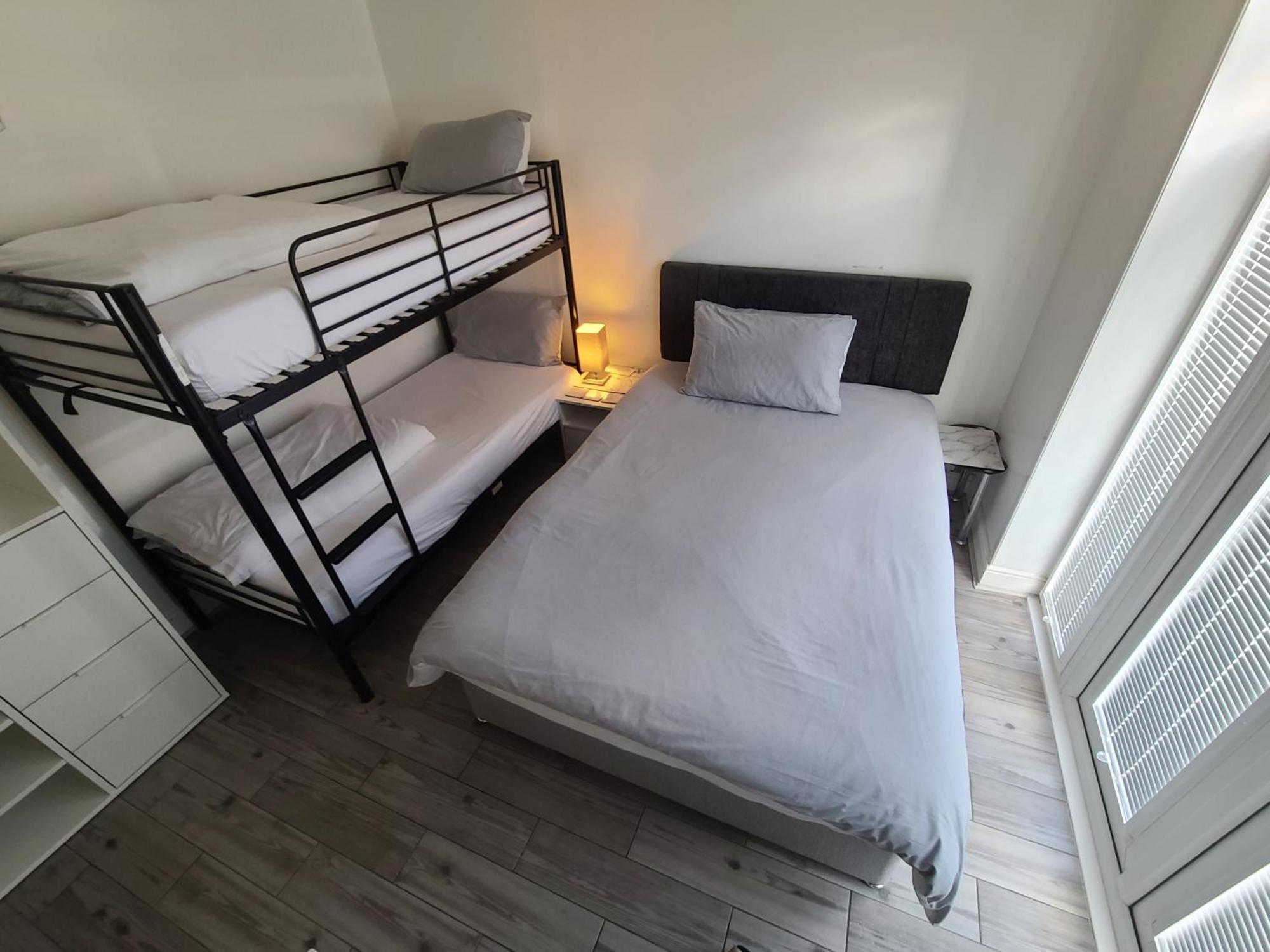 Gatwick Rooms-Travel Service-Airport Parking Ifield Exterior foto