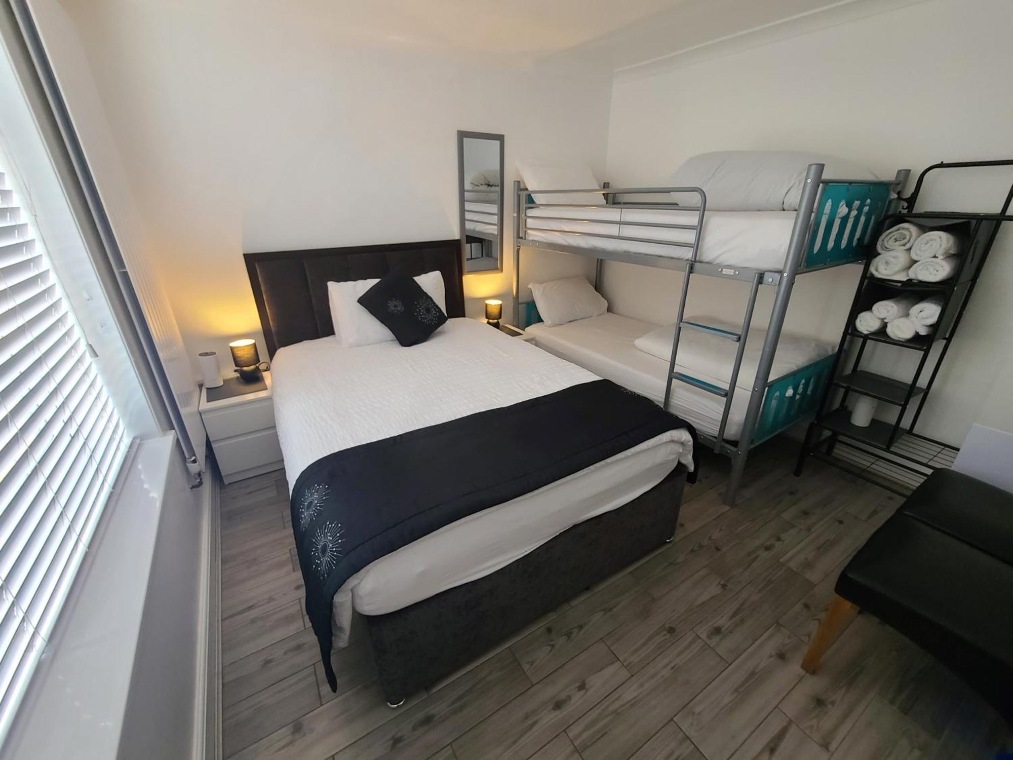 Gatwick Rooms-Travel Service-Airport Parking Ifield Exterior foto