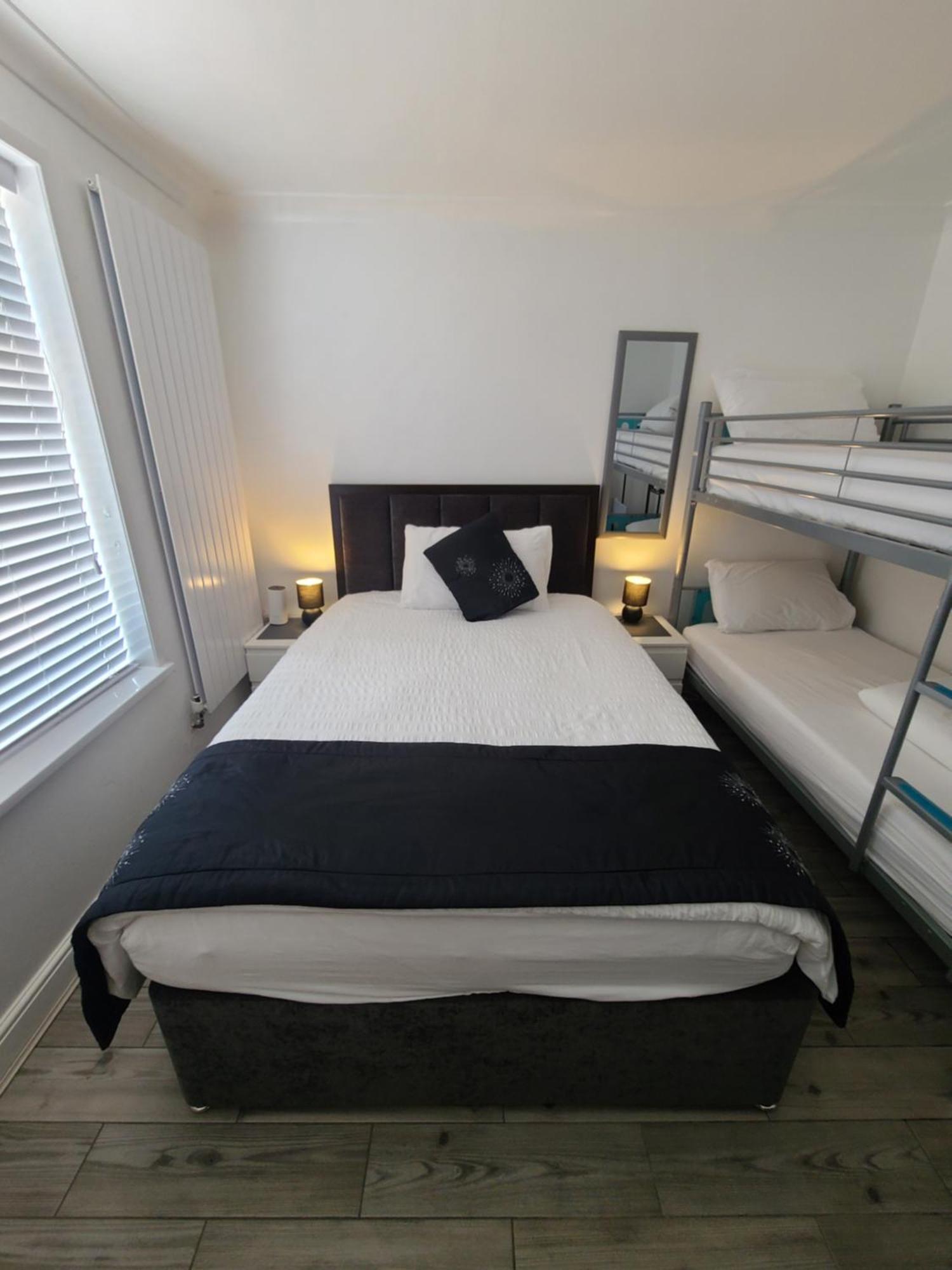 Gatwick Rooms-Travel Service-Airport Parking Ifield Exterior foto